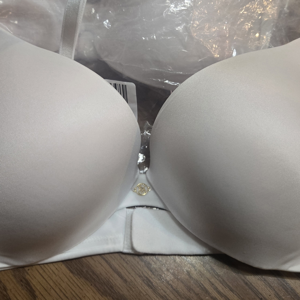 Victoria's Secret Classic White Push Up Bra